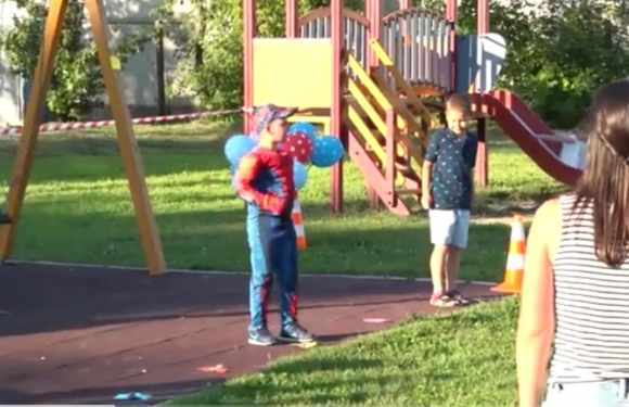 “DEČJA SVAŠTAONICA”, SCENSKI PRIKAZ U PIONIRSKOM PARKU