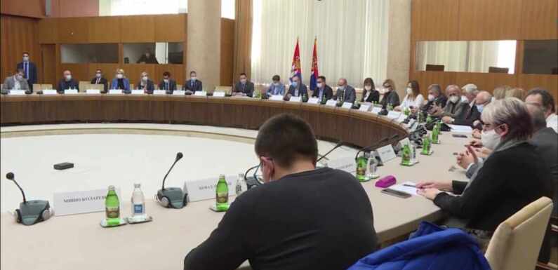 KRIZNI ŠTAB ZASEDA U SREDU, TEMA I PRELAZAK NA ONLINE NASTAVU
