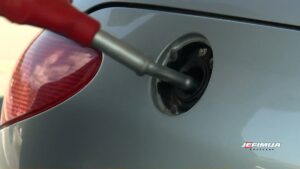 DIZEL DO SLEDEĆEG PETKA SKUPLJI ZA TRI DINARA, CENA BENZINA UVEĆANA ZA DVA DINARA