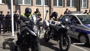 UPRAVA SAOBRAĆAJNE POLICIJE APELUJE NA MLADE VOZAČE DA POŠTUJU PROPISE