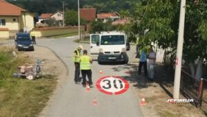 „POSLOVNI CENTAR“ UVEO NOVI VID HORIZONTALNE SAOBRAĆAJNE SIGNALIZACIJE